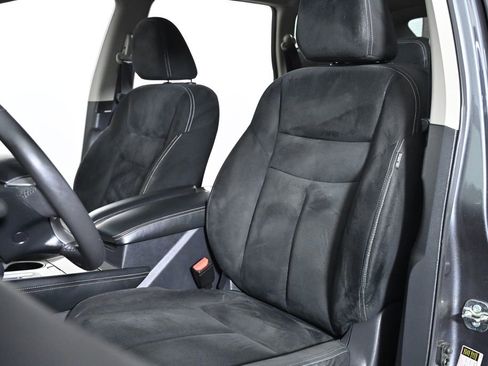 Used 2017 Nissan Murano SV w/ Visibility Package image 23