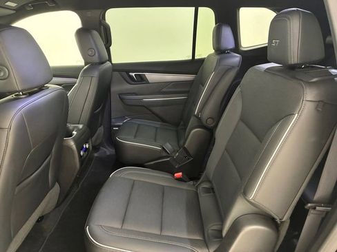 Certified 2025 Buick Enclave Sport Touring image 18