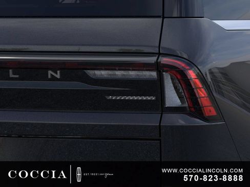 New 2026 Lincoln Navigator Premiere AWD/4WD image 21