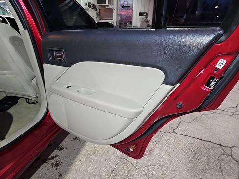 Used 2007 Ford Fusion SE image 21