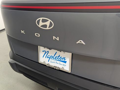 Used 2025 Hyundai Kona SEL FWD image 8