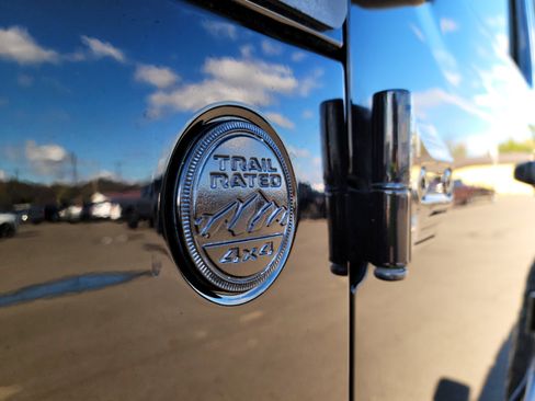 Used 2022 Jeep Wrangler Unlimited Sport image 16