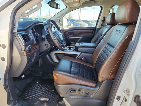 Used 2019 Nissan Titan Platinum Reserve w/ Platinum Utility Package image 12