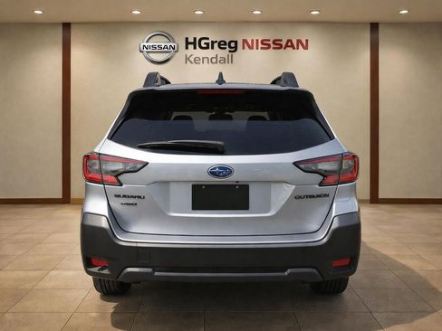 Used 2025 Subaru Outback Onyx Edition AWD/4WD image 6