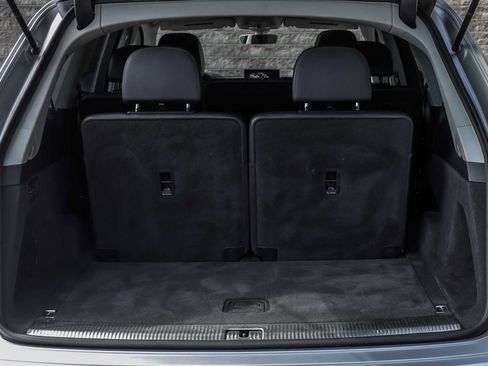 Used 2017 Audi Q7 3.0T Premium Plus w/ Premium Plus Package image 17