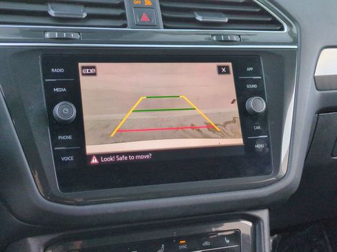 Used 2023 Volkswagen Tiguan SE FWD image 13