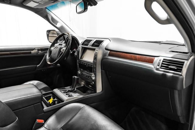 Used 2017 Lexus GX 460 Premium w/ Premium Package AWD/4WD image 16