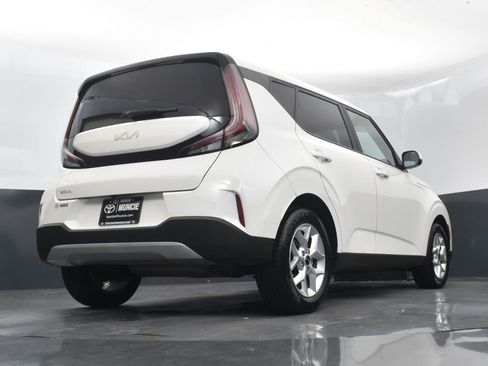 Used 2023 Kia Soul LX w/ LX Technology Package image 33