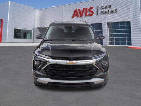 Used 2025 Chevrolet TrailBlazer LT AWD/4WD image 2
