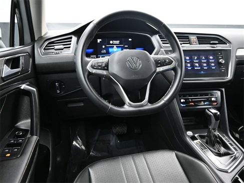 Used 2022 Volkswagen Tiguan SE image 20