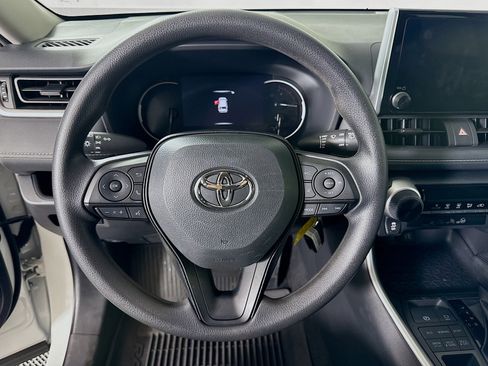 Used 2023 Toyota RAV4 LE image 12