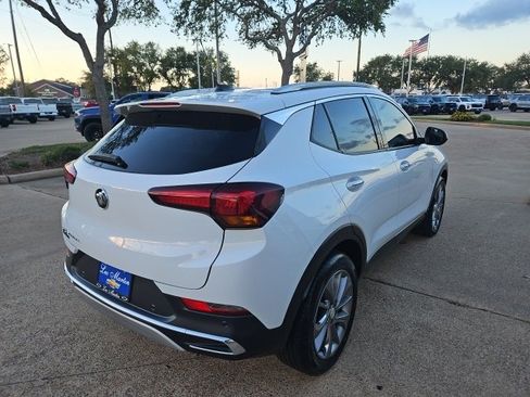 Used 2022 Buick Encore GX Essence w/ Advanced Technology Package image 5