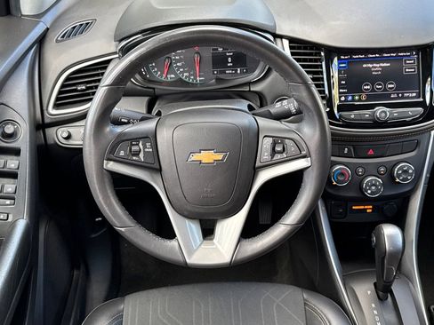Certified 2022 Chevrolet Trax LT w/ LT Convenience Package image 14