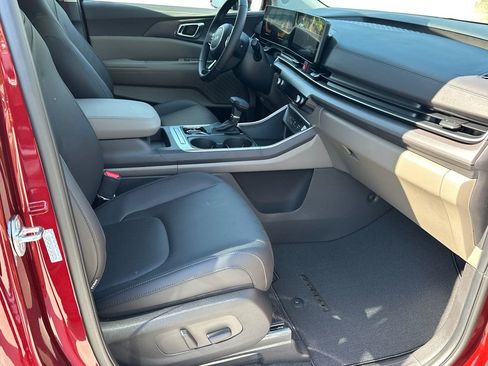 New 2026 Kia Carnival EX FWD image 12