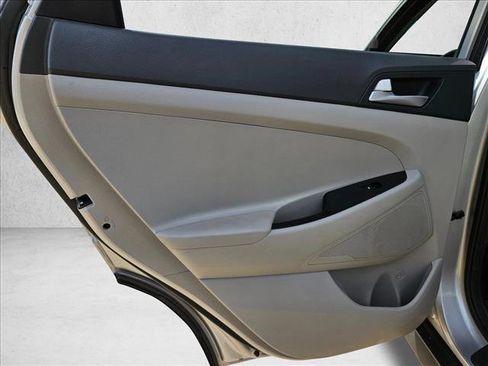 Used 2020 Hyundai Tucson SE image 21