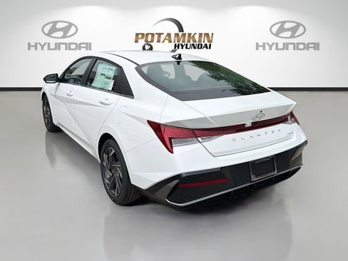 New 2026 Hyundai Elantra Limited image 7