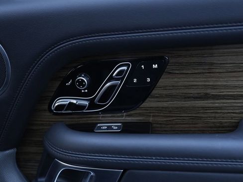 Used 2018 Land Rover Range Rover Supercharged image 38