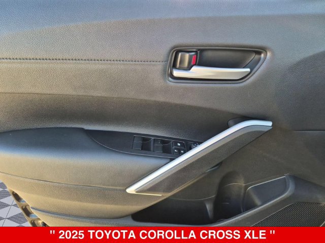 Used 2025 Toyota Corolla Cross XLE AWD/4WD image 10