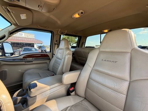 Used 2002 Ford F350 2WD Crew Cab DRW Super Duty image 23