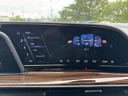Used 2021 Cadillac Escalade Luxury AWD/4WD image 40