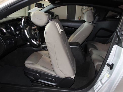 Used 2013 Ford Mustang Coupe RWD image 22