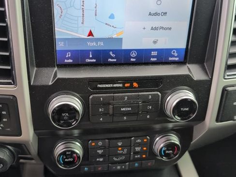 Used 2019 Ford F150 Lariat w/ Equipment Group 502A Luxury AWD/4WD image 5