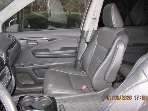 Used 2017 Honda Pilot Elite image 22