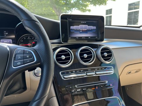 Used 2018 Mercedes-Benz GLC 300 image 31