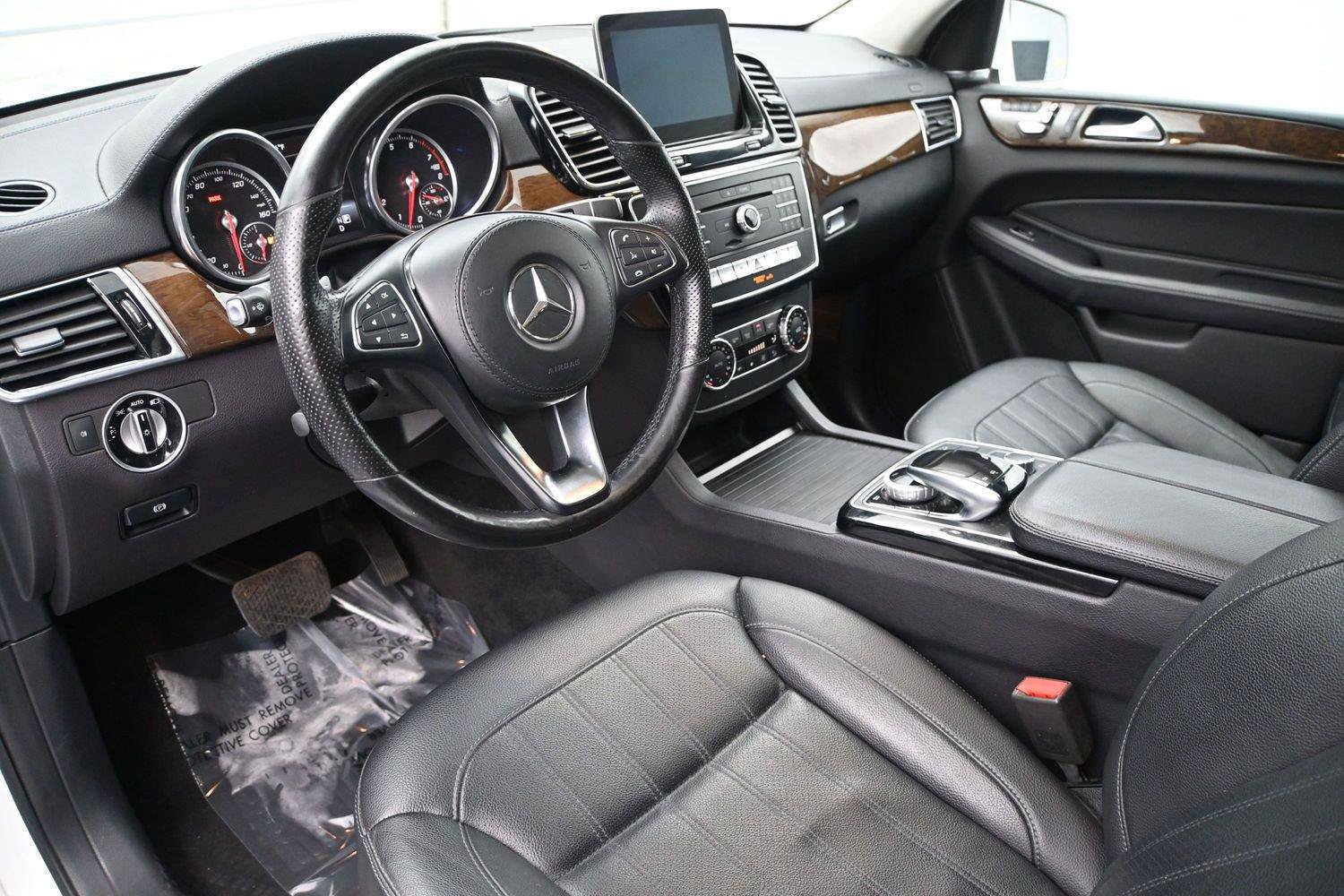 Used 2017 Mercedes-Benz GLS 450 4MATIC image 2