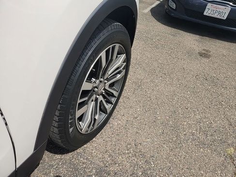 Used 2017 Ford Explorer Platinum AWD/4WD image 16
