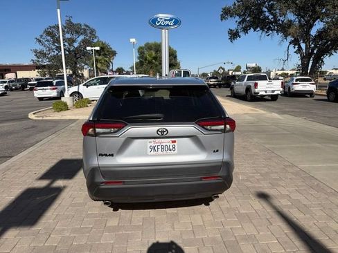 Used 2024 Toyota RAV4 LE FWD image 4