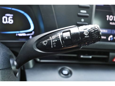 Certified 2025 Hyundai Elantra Sport FWD image 20