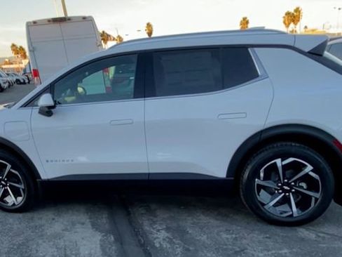 New 2026 Chevrolet Equinox EV LT FWD image 5