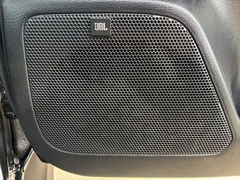 Used 2019 Toyota Tacoma TRD Sport image 28