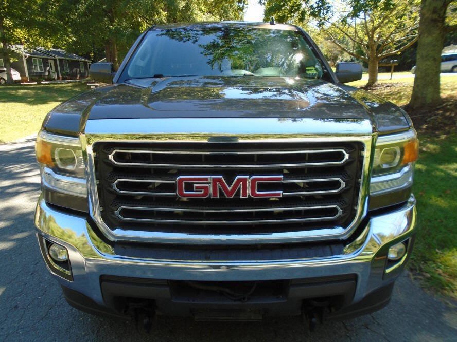 Used 2015 GMC Sierra 2500 SLE w/ SLE Preferred Package AWD/4WD image 2