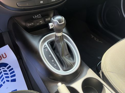 Used 2015 Kia Soul + FWD image 32