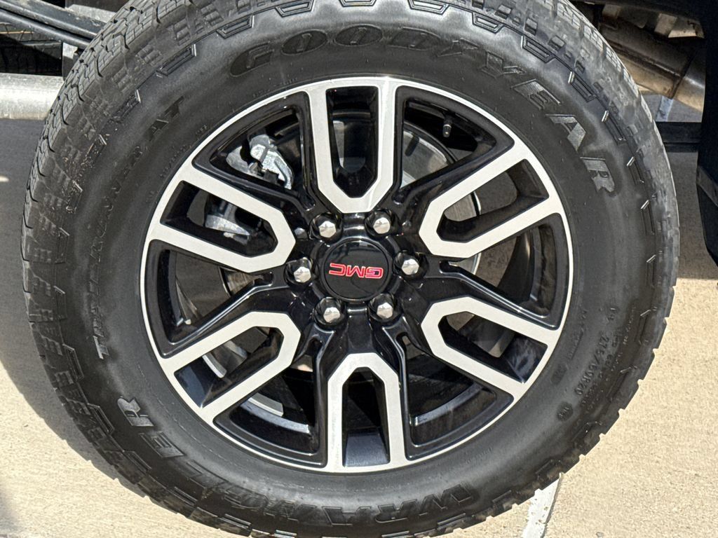 Used 2026 GMC Sierra 1500 AT4 w/ AT4 Premium Package AWD/4WD image 10