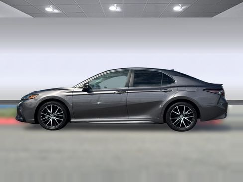 Used 2023 Toyota Camry SE w/ Convenience Package image 2
