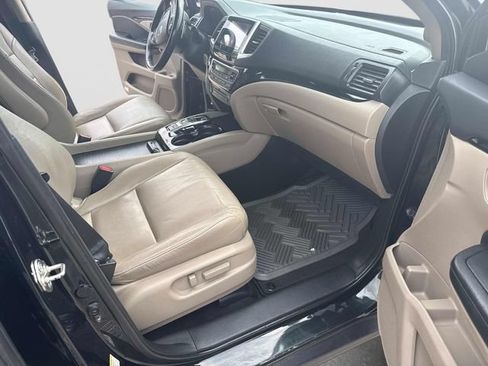 Used 2016 Honda Pilot Touring image 18