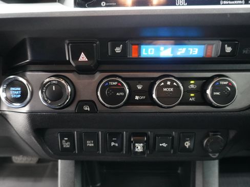 Used 2021 Toyota Tacoma TRD Off-Road w/ TRD Premium Off Road Package AWD/4WD image 24