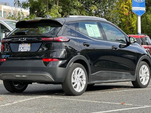 Used 2022 Chevrolet Bolt EUV LT w/ Comfort Package image 4