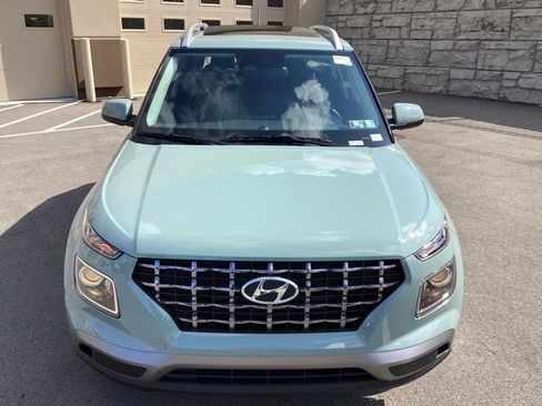 New 2026 Hyundai Venue SEL FWD image 3