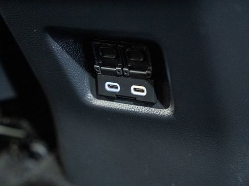 Used 2025 Toyota RAV4 XLE image 28