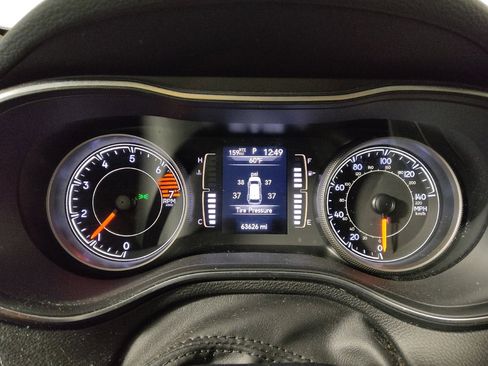 Used 2020 Jeep Cherokee Latitude w/ Cold Weather Group FWD image 23