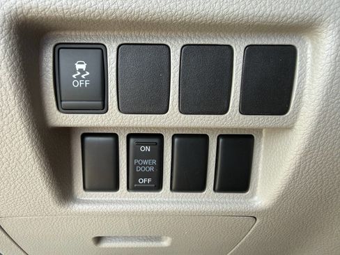 Used 2015 Nissan Quest SV FWD image 30
