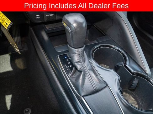 Used 2019 Toyota Camry SE FWD image 14