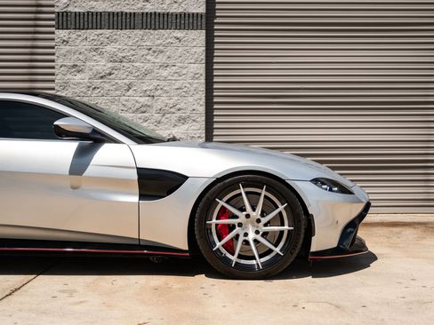 Used 2019 Aston Martin V8 Vantage Coupe RWD image 19