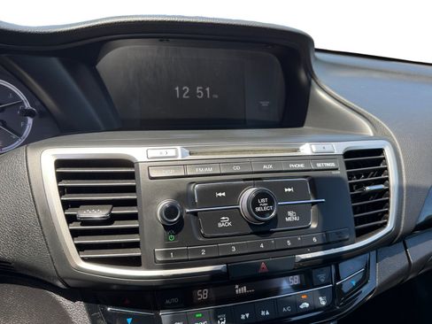 Used 2017 Honda Accord LX image 12