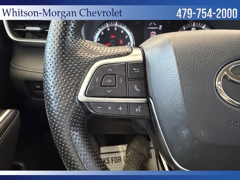 Used 2021 Toyota Highlander L image 16