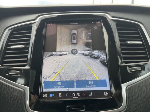 Used 2024 Volvo XC90 B5 Plus image 17